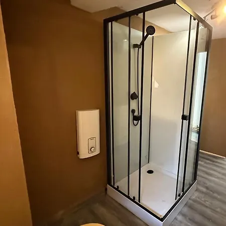 דירה In 4 Schlafzimmer Mit Balkon *