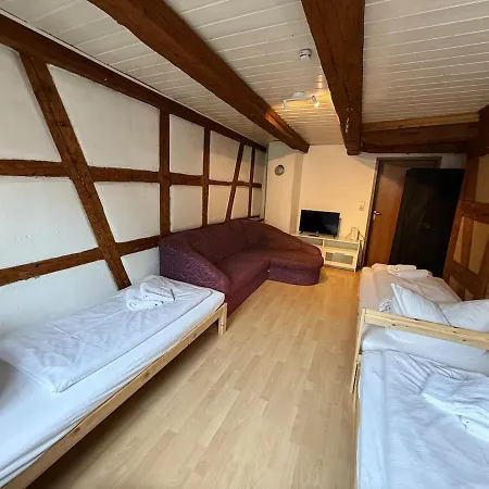 In 4 Schlafzimmer Mit Balkon מרקטברייט