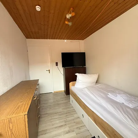 Appartement In 4 Schlafzimmer Mit Balkon *